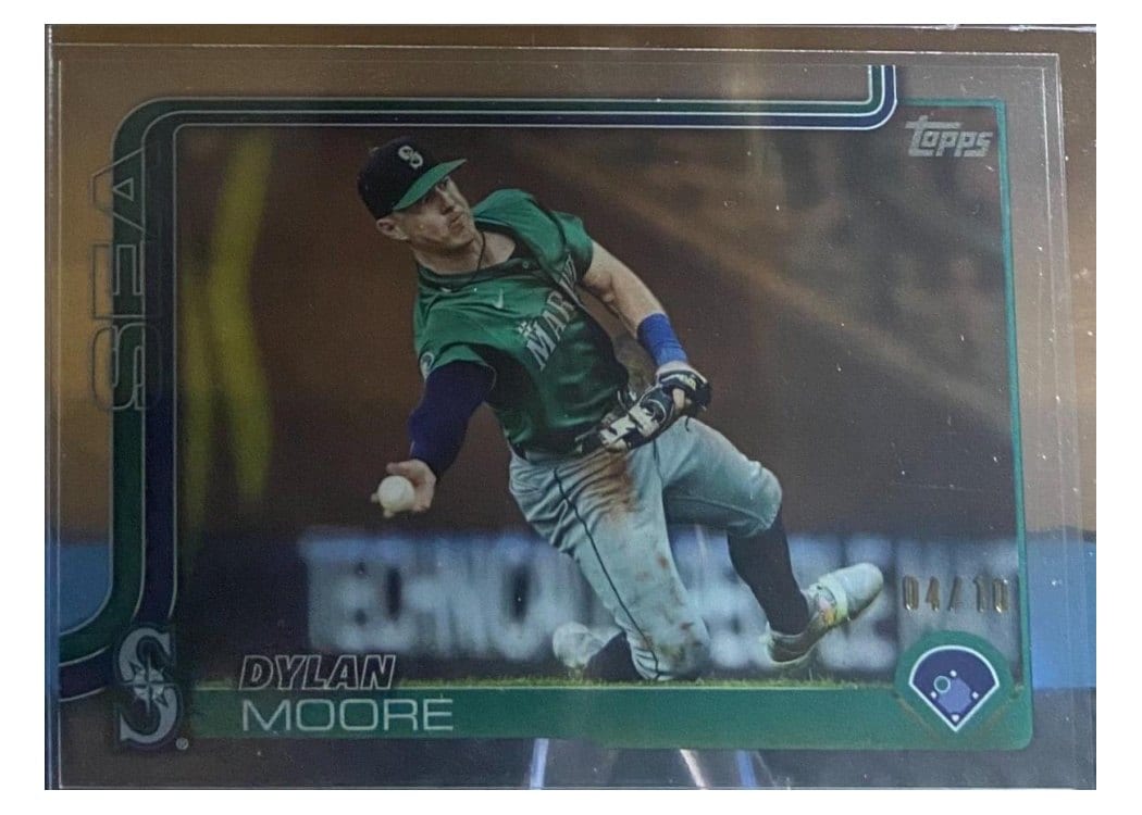 2025 Topps Base Set Dylan Moore #105 card