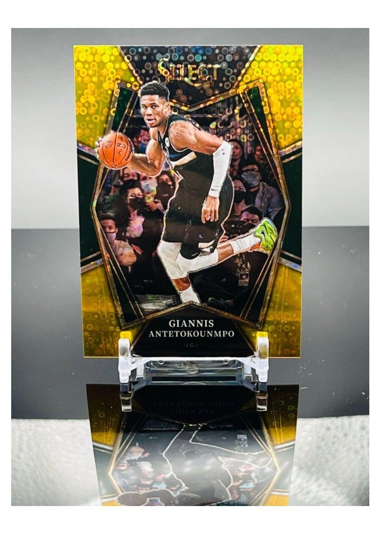 2021-22 Panini Select Base Set Giannis Antetokounmpo #140 card