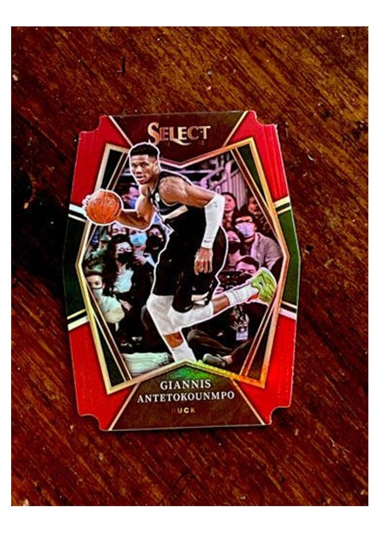 2021-22 Panini Select Base Set Giannis Antetokounmpo #140 card