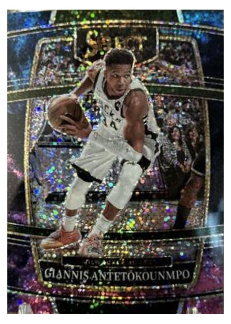 2021-22 Panini Select Base Set Giannis Antetokounmpo #35 card