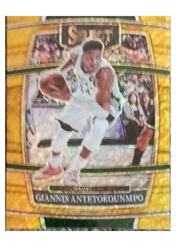 2021-22 Panini Select Base Set Giannis Antetokounmpo #35 card