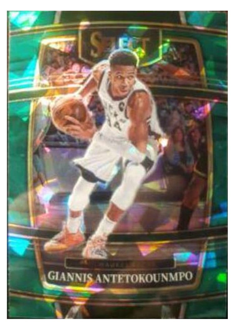 2021-22 Panini Select Base Set Giannis Antetokounmpo #35 card