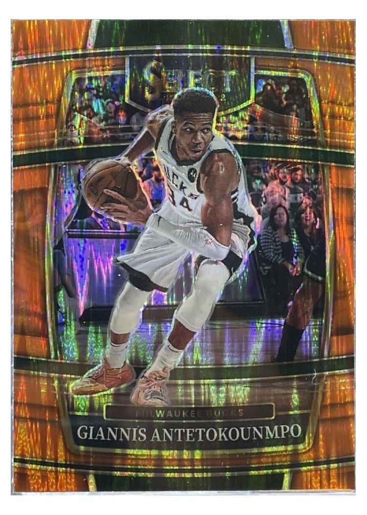 2021-22 Panini Select Base Set Giannis Antetokounmpo #35 card