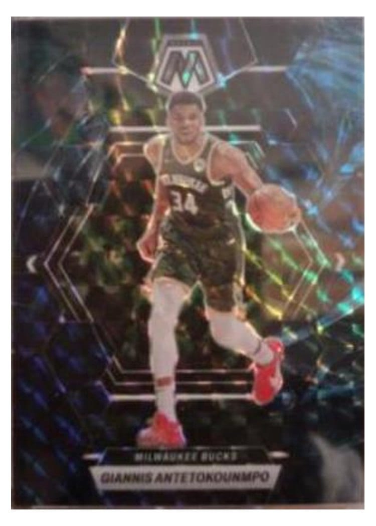 2022-23 Panini Mosaic Base Set Giannis Antetokounmpo #15 card
