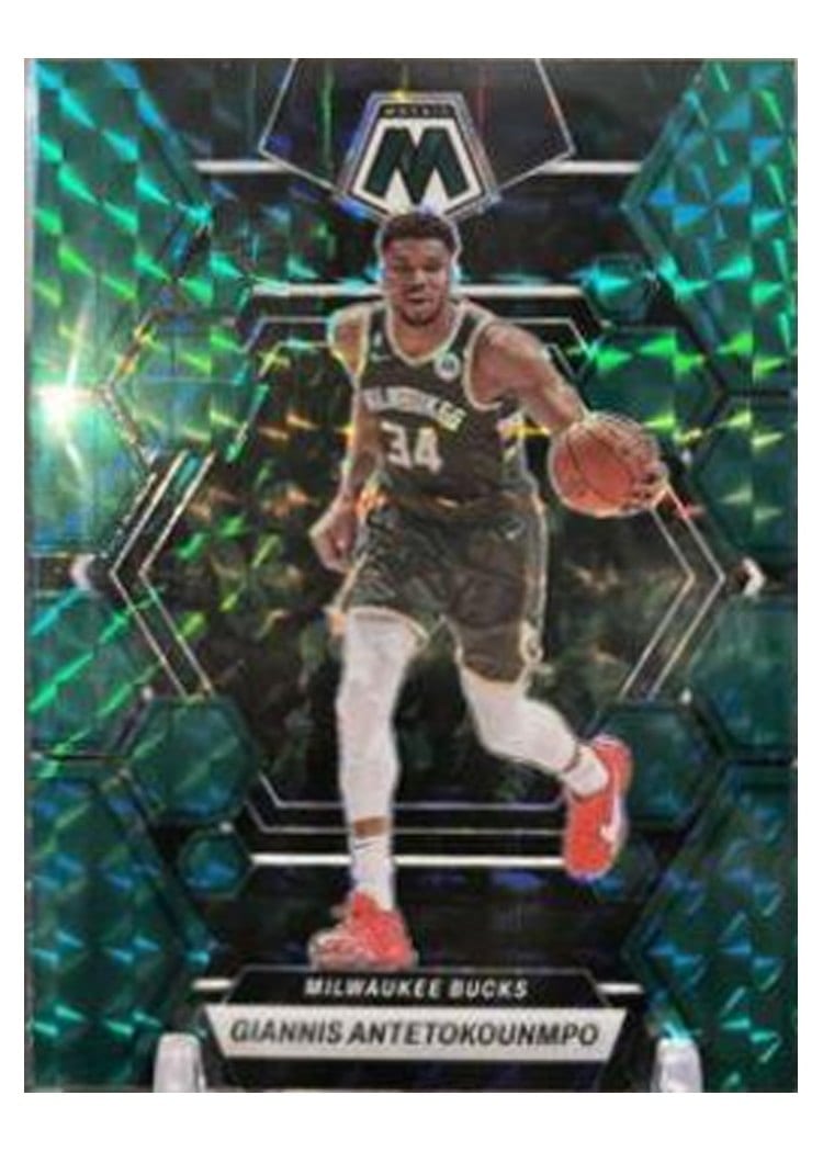 2022-23 Panini Mosaic Base Set Giannis Antetokounmpo Green #15 card