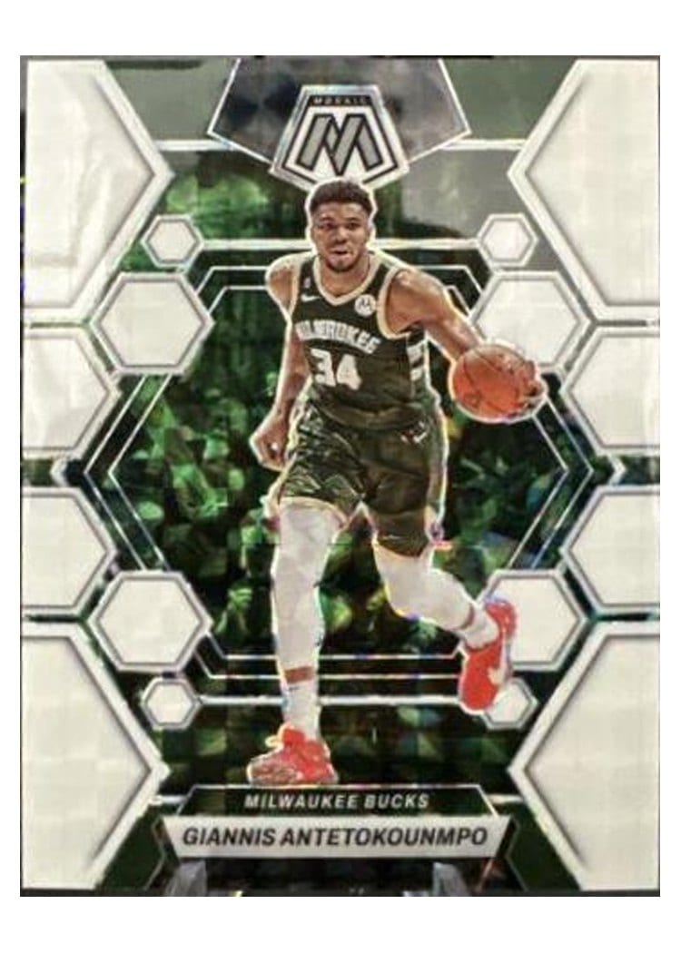 2022-23 Panini Mosaic Base Set Giannis Antetokounmpo #15 card