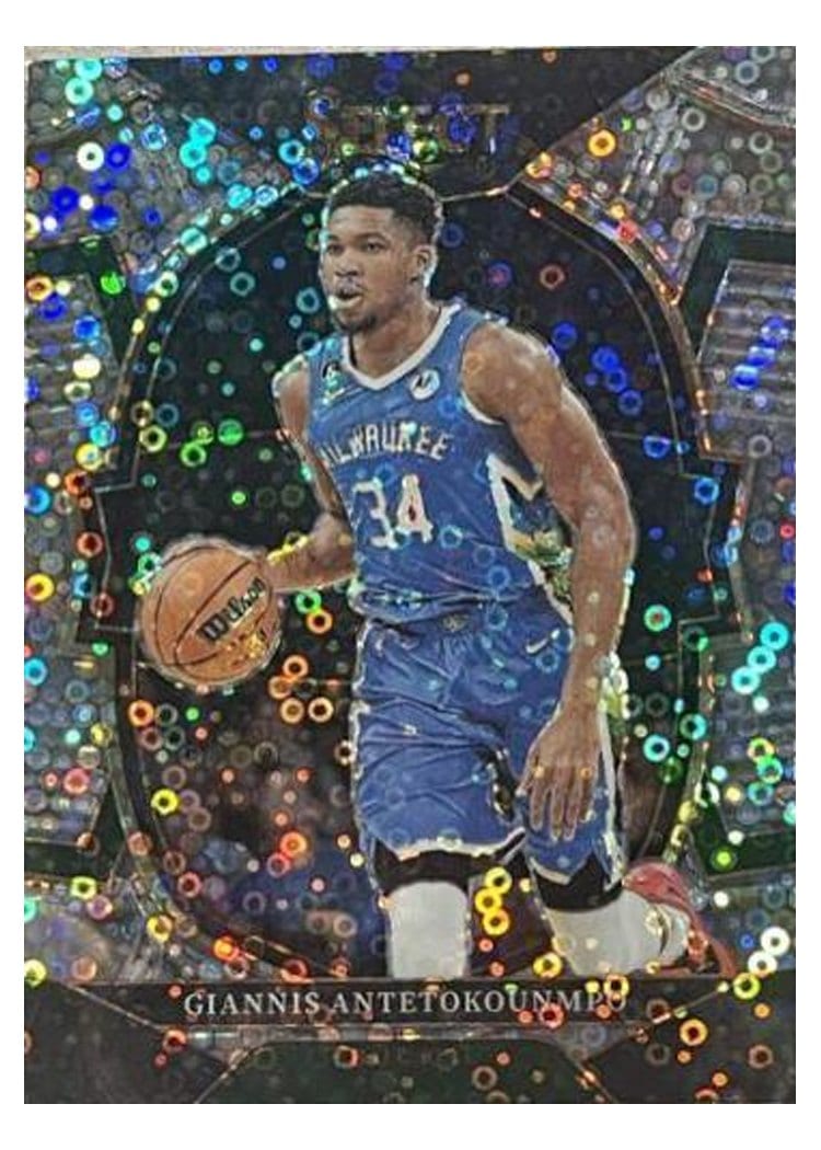 2022-23 Panini Select Base Set Giannis Antetokounmpo #61 card