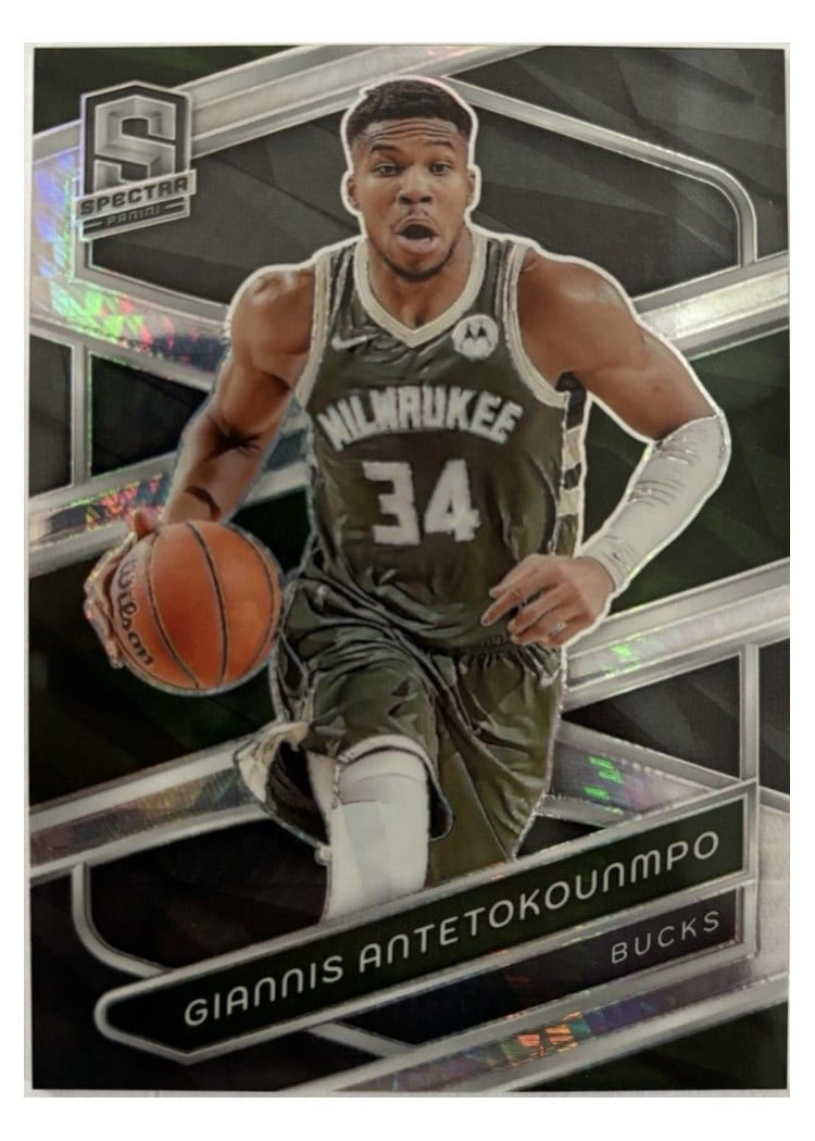 2023-24 Panini Spectra Base Set Giannis Antetokounmpo #125 card