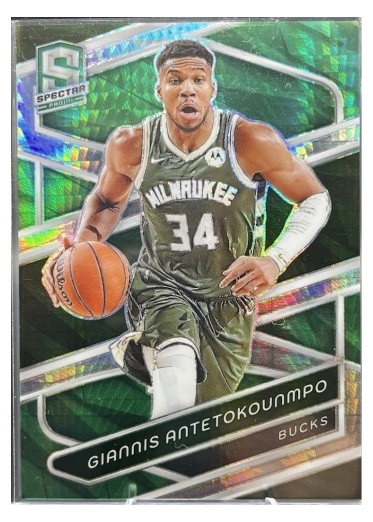 2023-24 Panini Spectra Base Set Giannis Antetokounmpo Green International #125 card