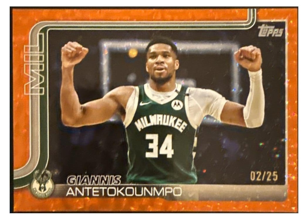 2025 Topps Giannis Antetokounmpo Orange Crackleboard #54 card