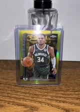 2025 Topps Chrome Giannis Antetokounmpo #137 card