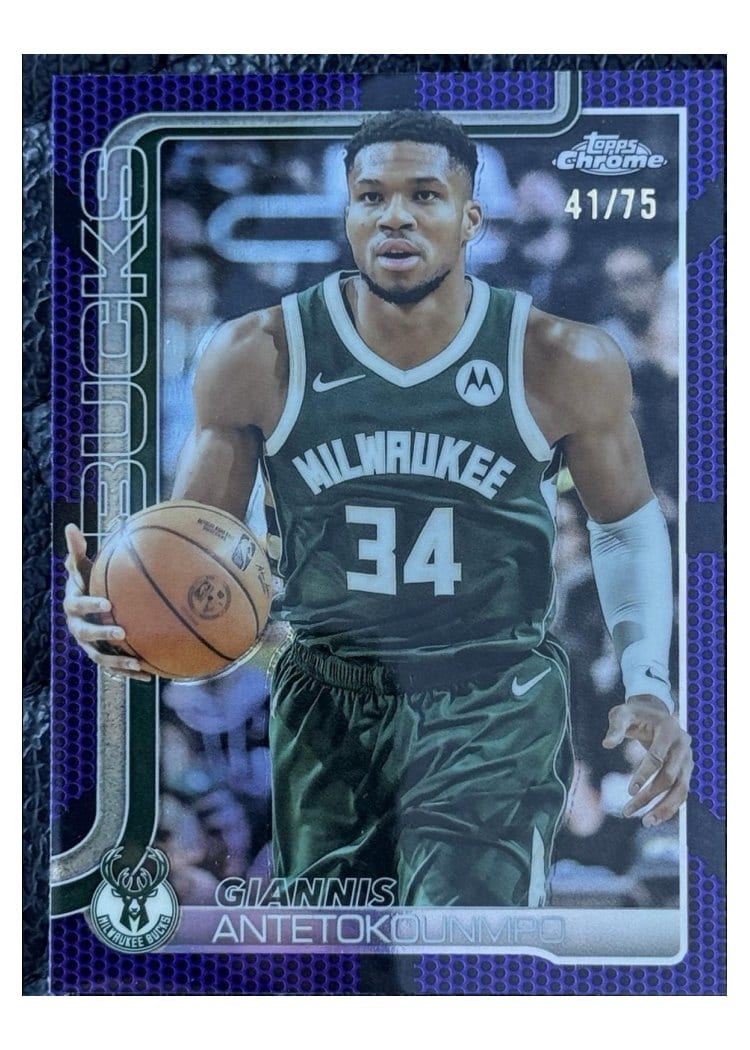 2025 Topps Chrome Giannis Antetokounmpo #137 card