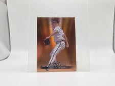 2024 Leaf Electrum Baseball Base Set Greg Maddux #32 card