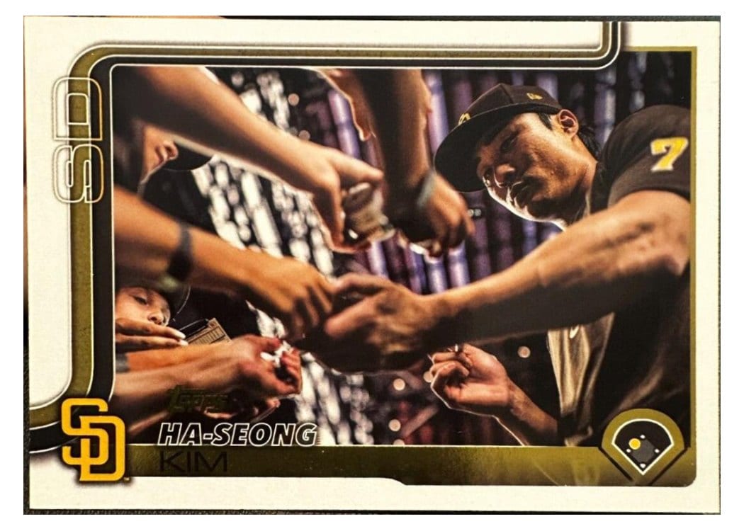 2025 Topps Base Set Ha-Seong Kim Golden Mirror Image Variation #175 card