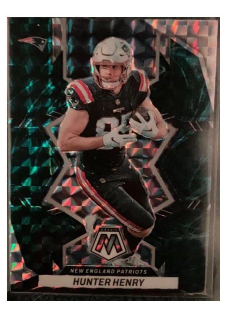 2022 Panini Mosaic Base Set Hunter Henry #136 card