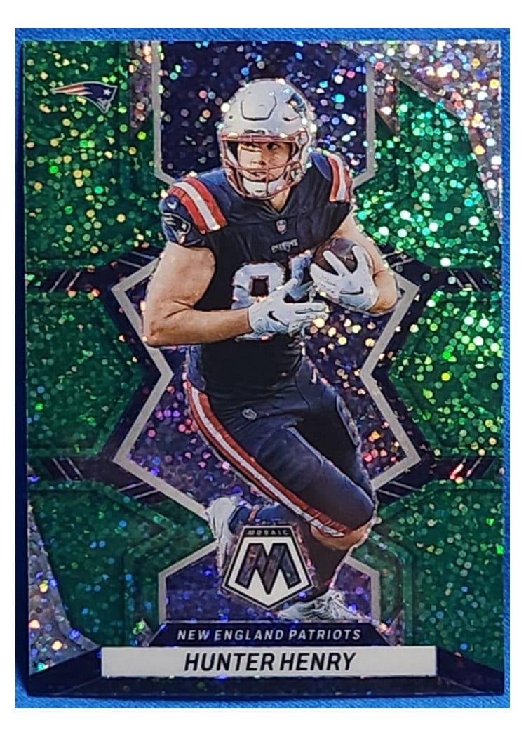 2022 Panini Mosaic Base Set Hunter Henry #136 card