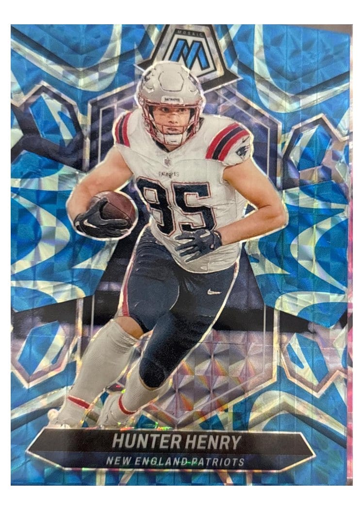 2024 Panini Mosaic Base Set Hunter Henry #152 card