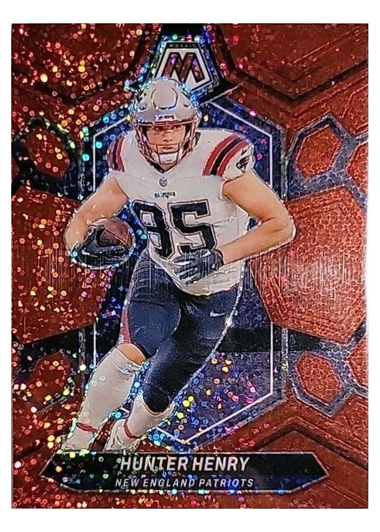 2024 Panini Mosaic Base Set Hunter Henry #152 card