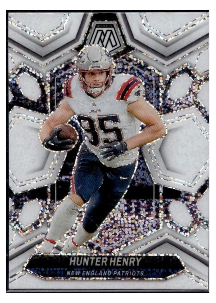 2024 Panini Mosaic Base Set Hunter Henry #152 card