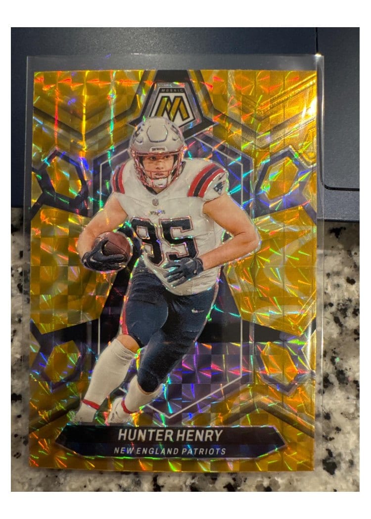 2024 Panini Mosaic Base Set Hunter Henry #152 card