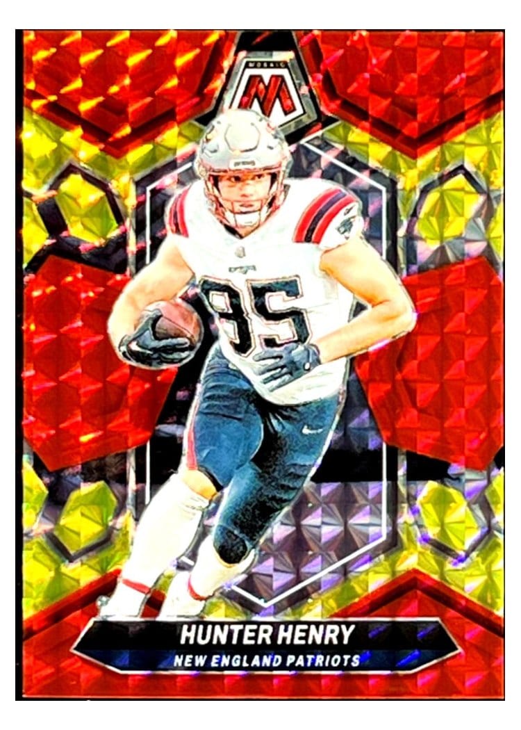 2024 Panini Mosaic Base Set Hunter Henry #152 card