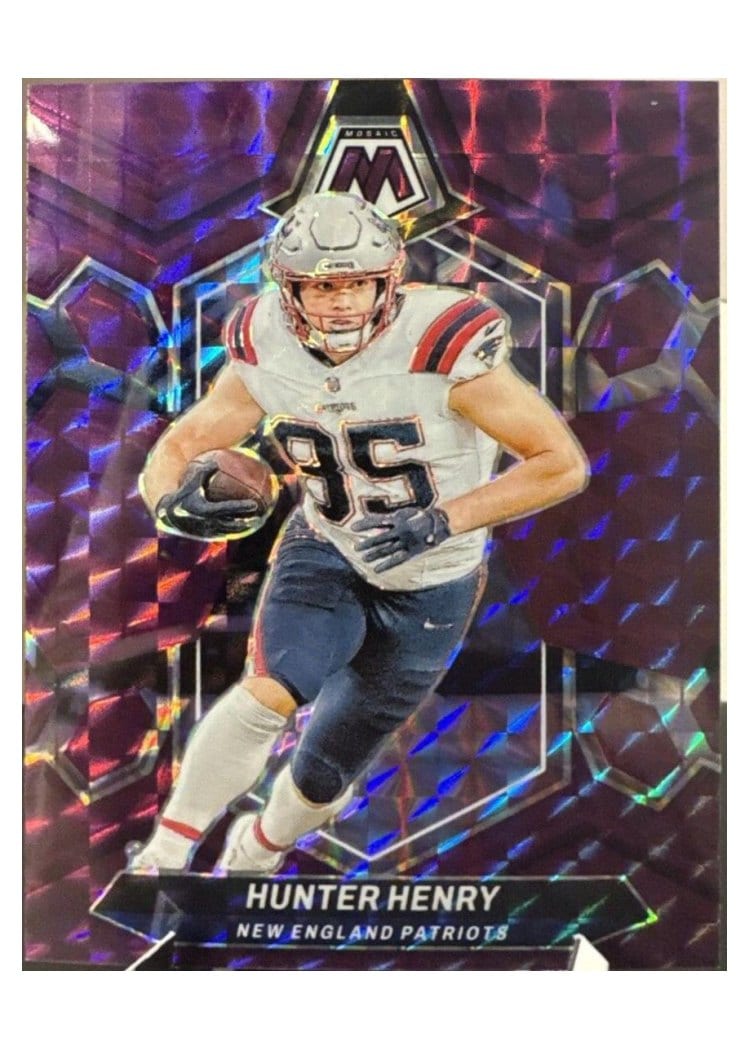 2024 Panini Mosaic Base Set Hunter Henry #152 card
