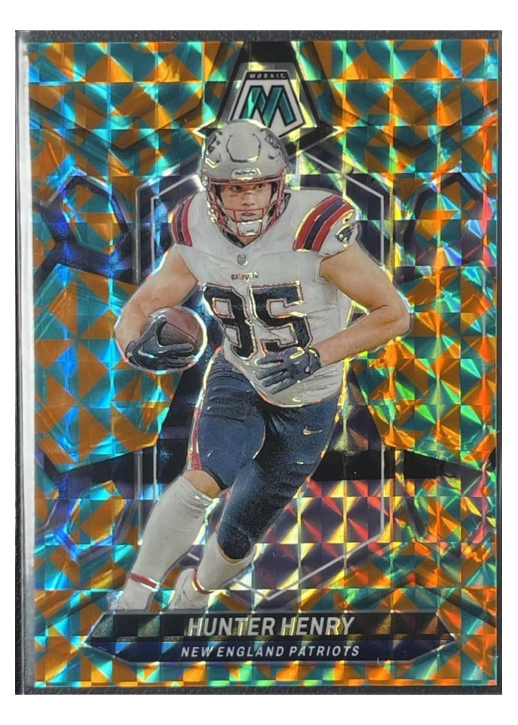 2024 Panini Mosaic Base Set Hunter Henry #152 card