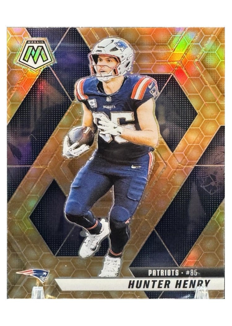 2025 Panini Mosaic Base Set Hunter Henry #79 card