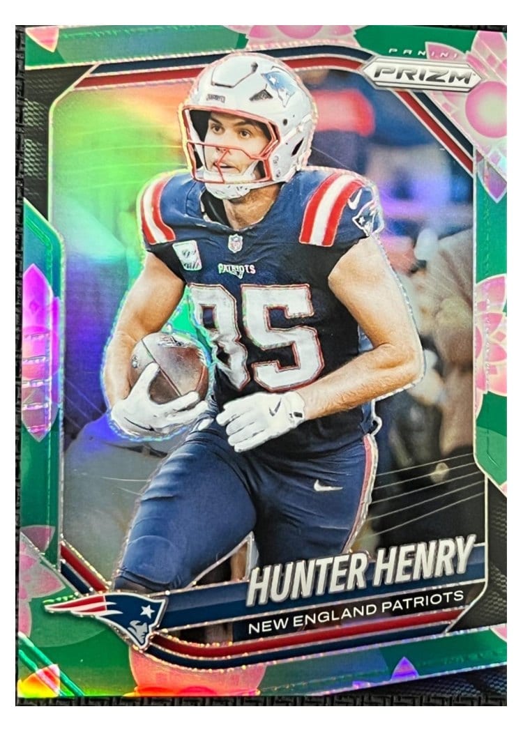2025 Panini Prizm Base Set Hunter Henry #33 card