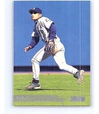 2003 Stadium Club Ichiro #70 card