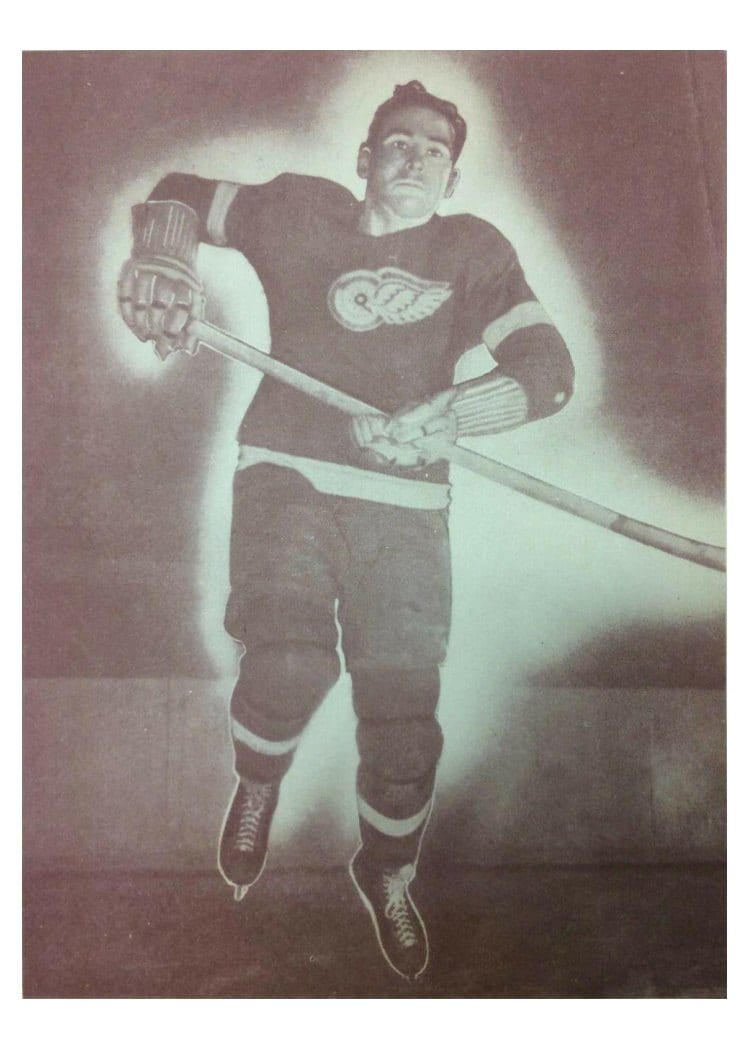 1940 O-Pee-Chee V301-2 Jack Stewart #124 card