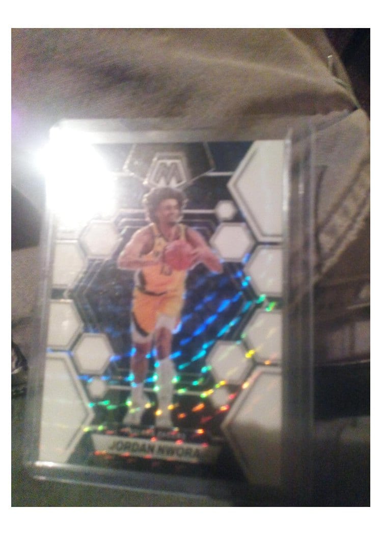 2022-23 Panini Mosaic Base Set Jordan Nwora #24 card
