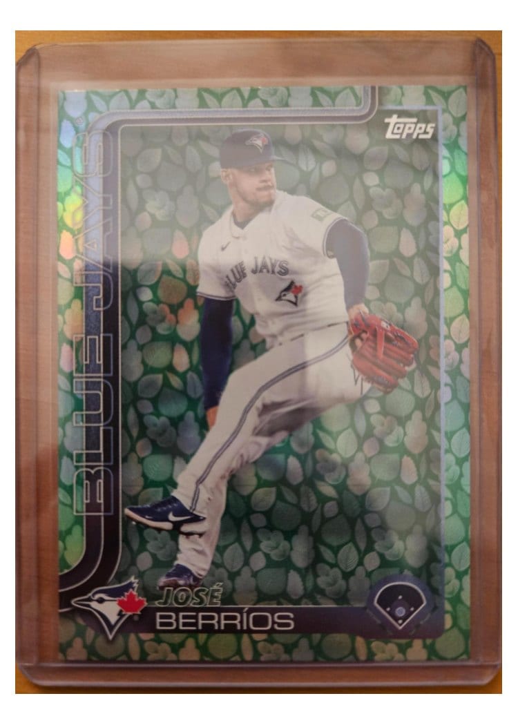 2025 Topps Base Set José Berríos Holiday #33 card