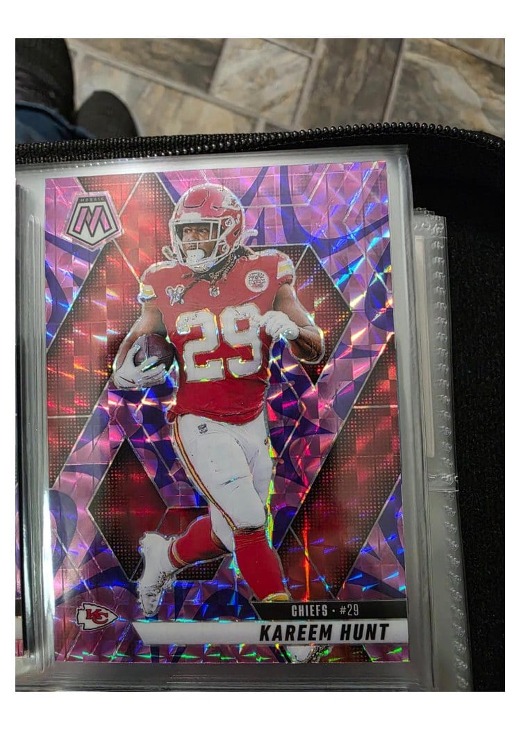 2025 Panini Mosaic Base Set Kareem Hunt #35 card