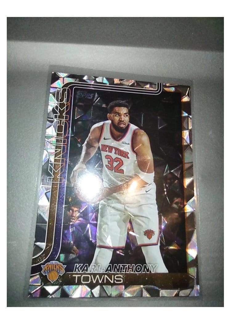 2025-26 Topps Base Set Karl-Anthony Towns #19 card