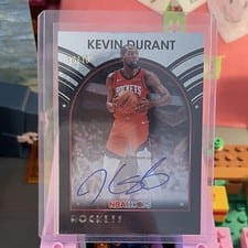 2025-26 NBA Hoops 1989 Hoops Signatures Kevin Durant #89S-KD card