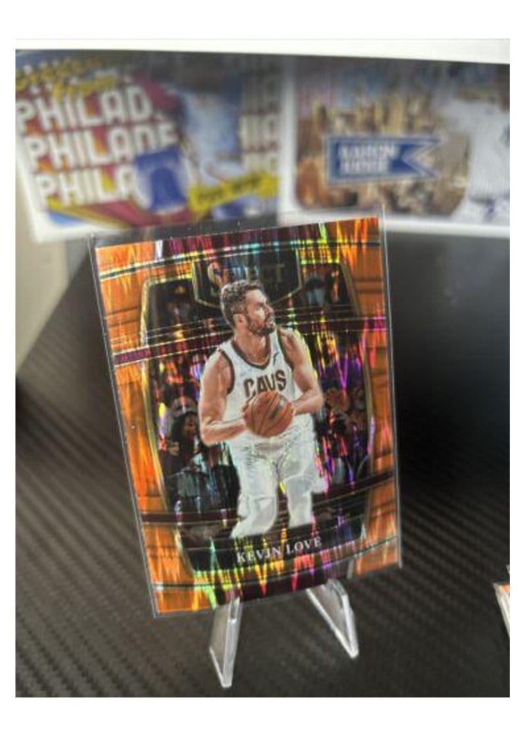 2021-22 Panini Select Base Set Kevin Love #60 card