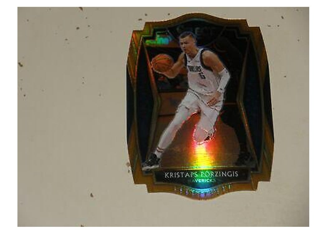 2020-21 Panini Select Base Set Kristaps Porzingis #105 card