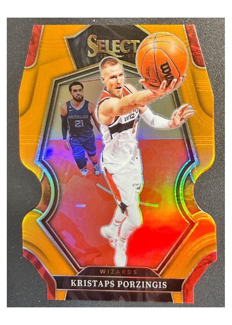 2022-23 Panini Select Base Set Kristaps Porzingis #104 card