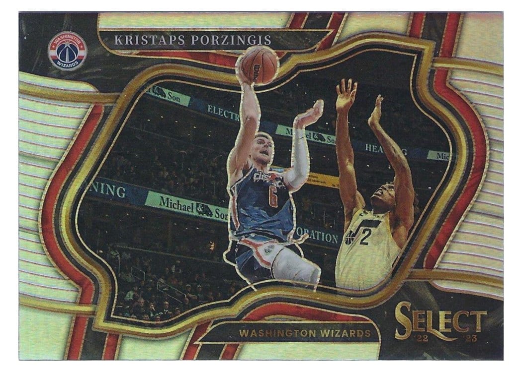 2022-23 Panini Select Base Set Kristaps Porzingis #204 card