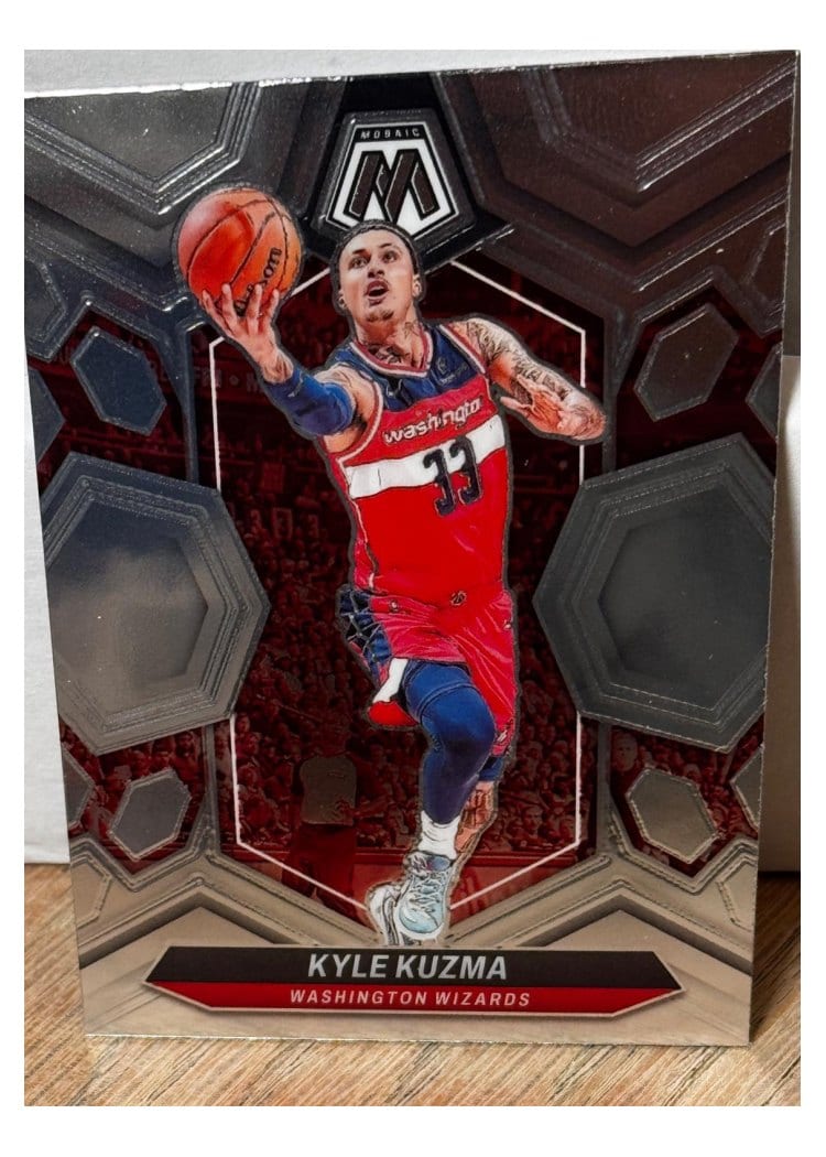 2023-24 Panini Mosaic Base Set Kyle Kuzma #175 card