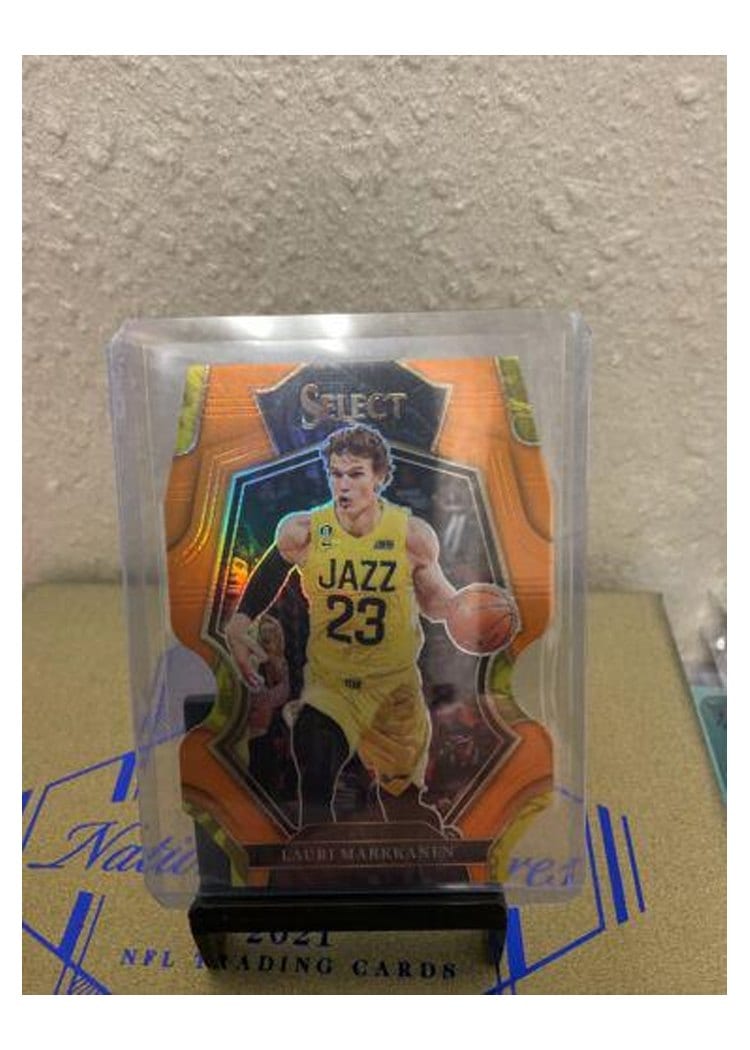 2022-23 Panini Select Base Set Lauri Markkanen #145 card