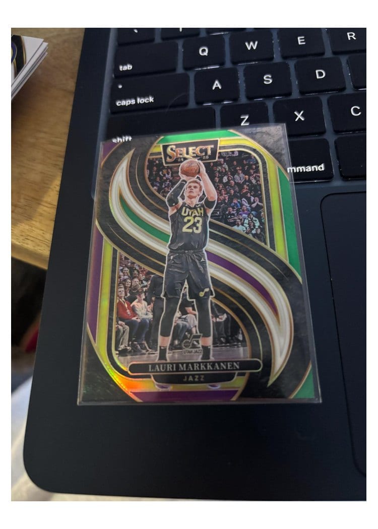 2024-25 Panini Select Base Set Lauri Markkanen Green White Purple Prizm #136 card