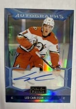 2024-25 O-Pee-Chee Platinum Blue Rainbow Autographs Leo Carlsson #BA-LC card