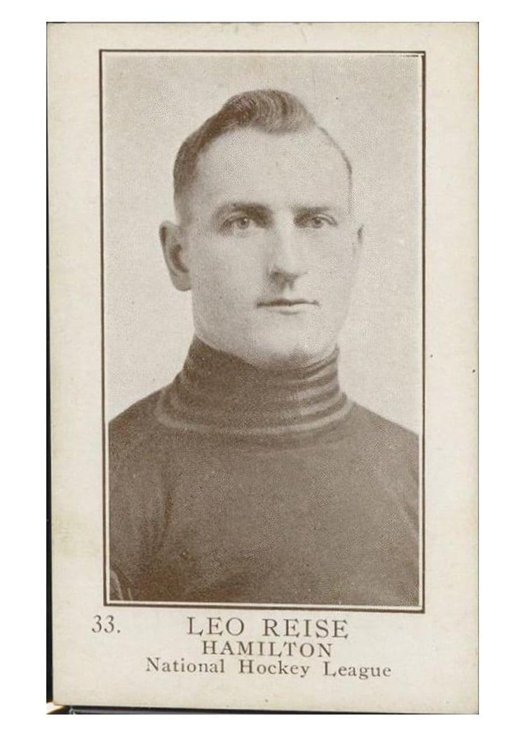 1923 V145-1 Paterson Leo Reise #33 card
