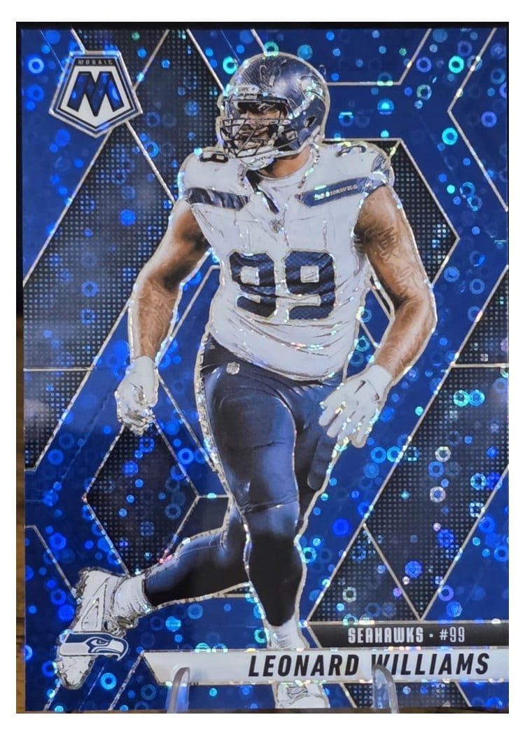2025 Panini Mosaic Base Set Leonard Williams Blue Sparkle #61 card
