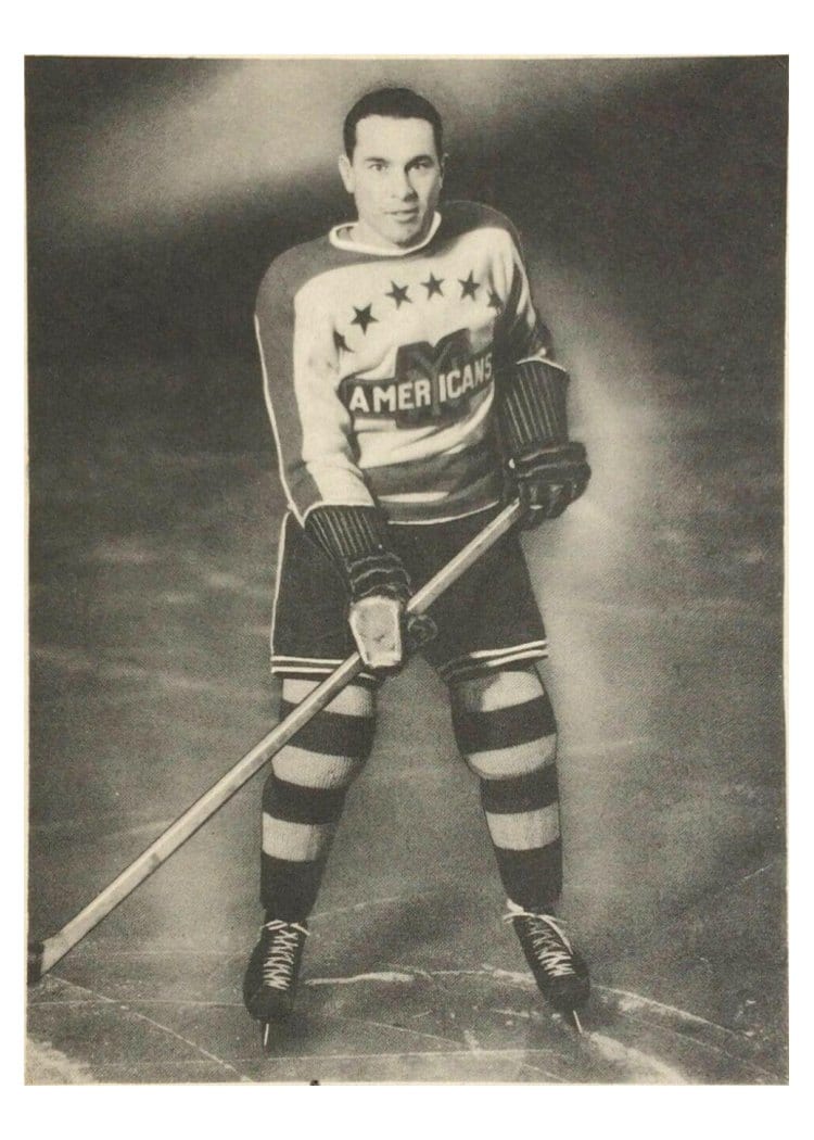 1939 O-Pee-Chee V301-1 Lorne Carr #62 card