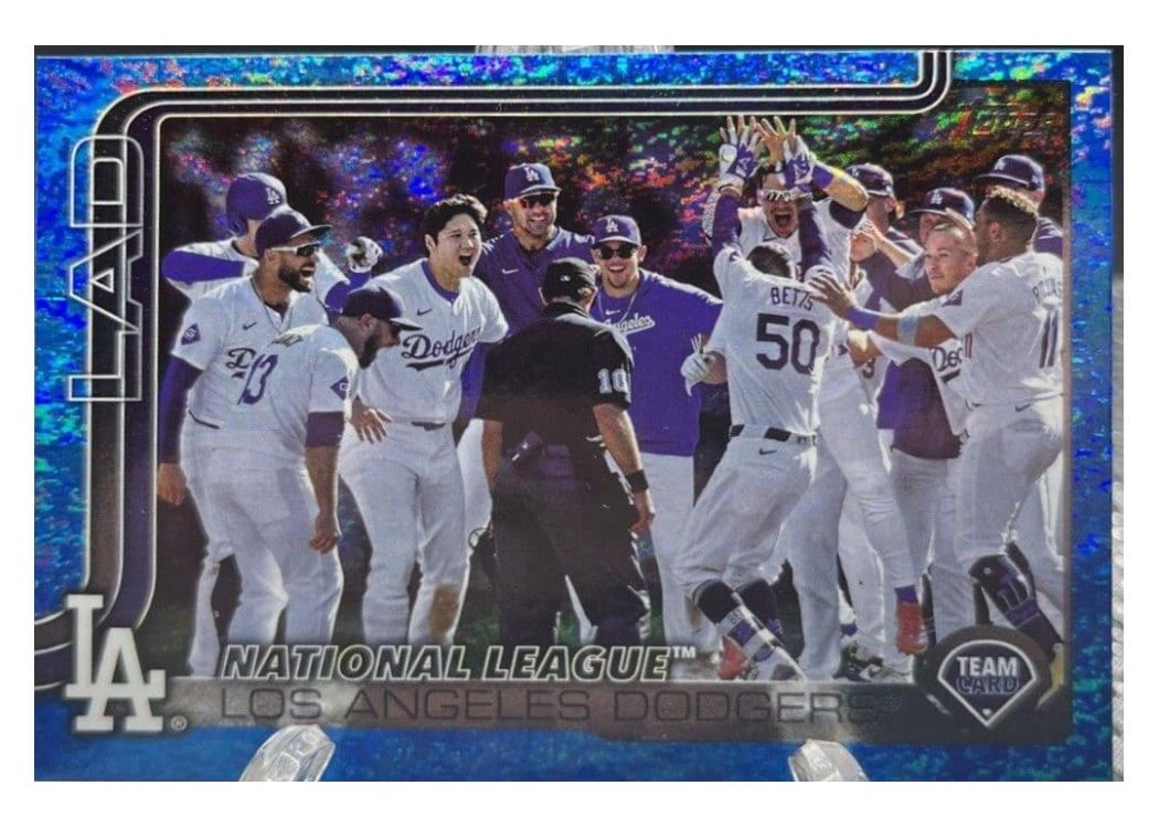 2025 Topps Base Set Los Angeles Dodgers #302 card