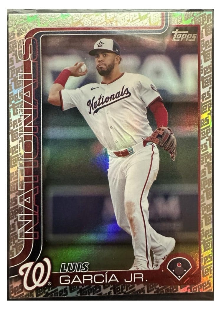 2025 Topps Base Set Luis García Jr. Topps Foil Pattern #9 card