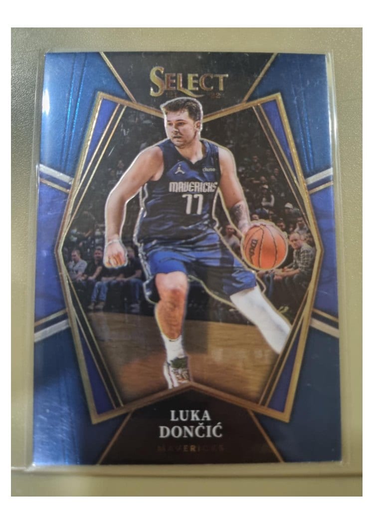 2021-22 Panini Select Base Set Luka Doncic #117 card
